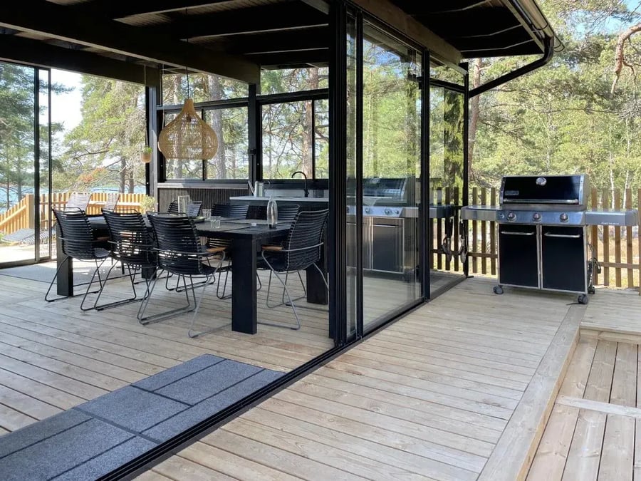 Terrasse en bois de la villa