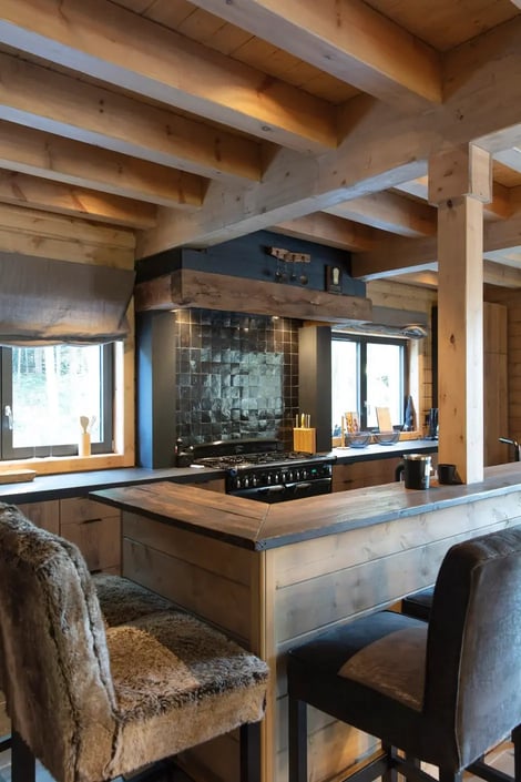 La cuisine avec le bar