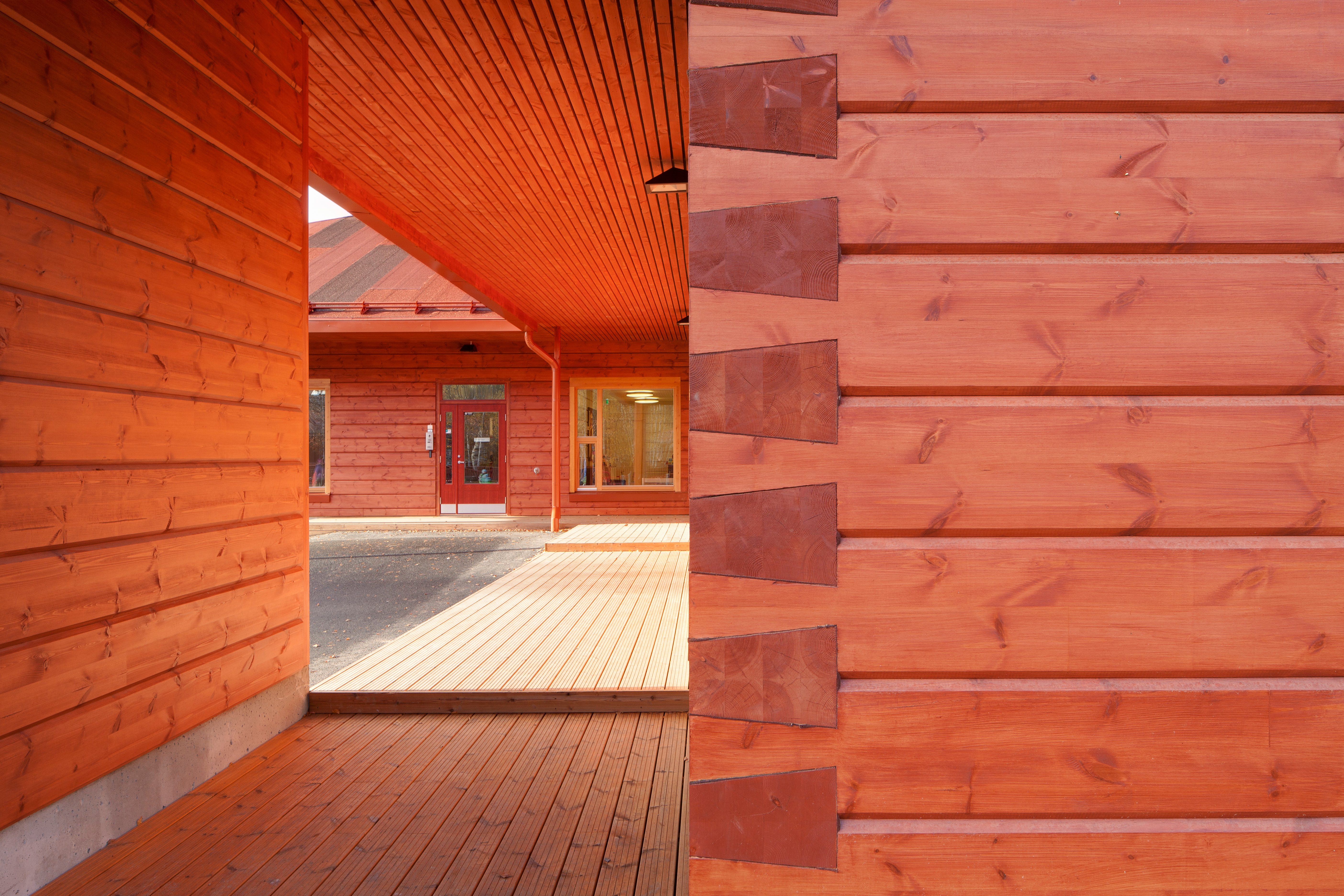 Kontio_Punainen_hirsiseina