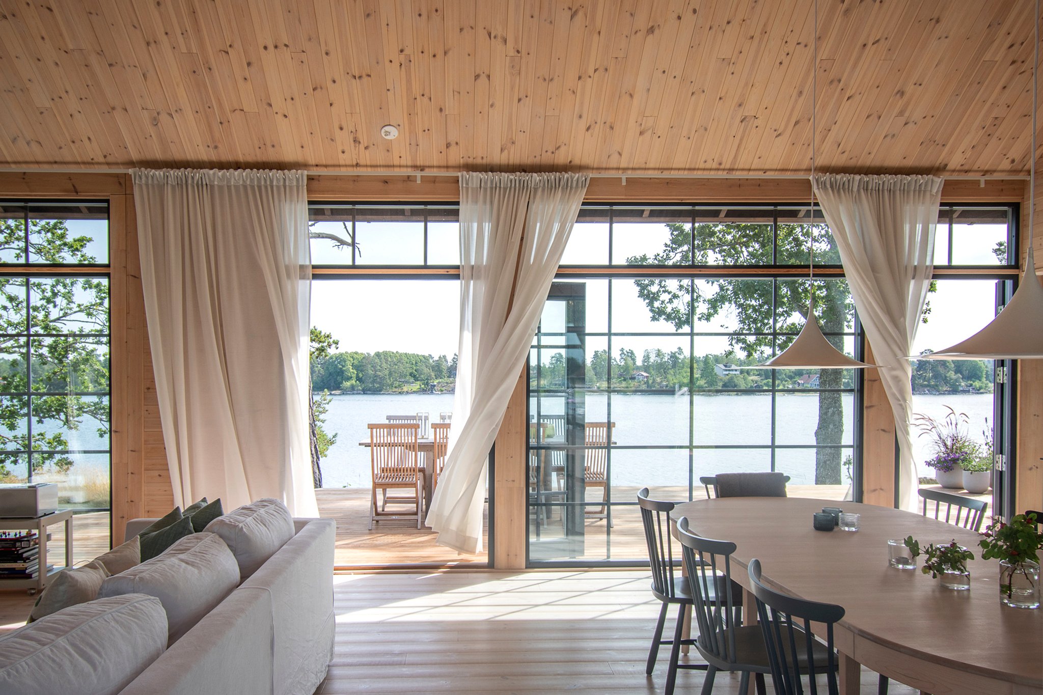 Kontio_Villa_Glass_interior2