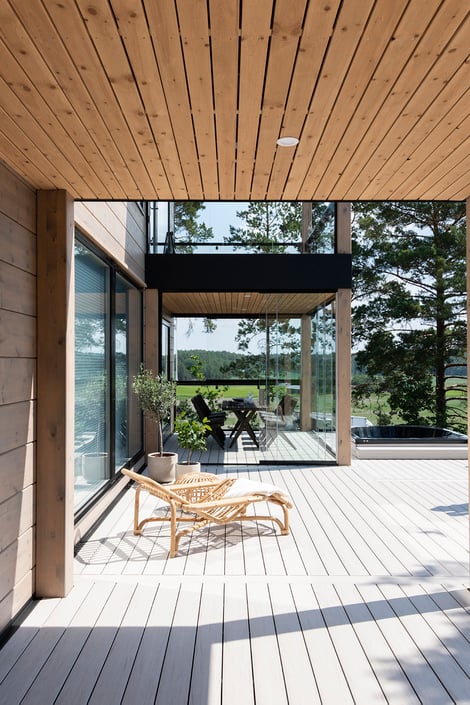 Kontio_Hill_House_Villa_Myotatuuli_Naantali_2022_terassi