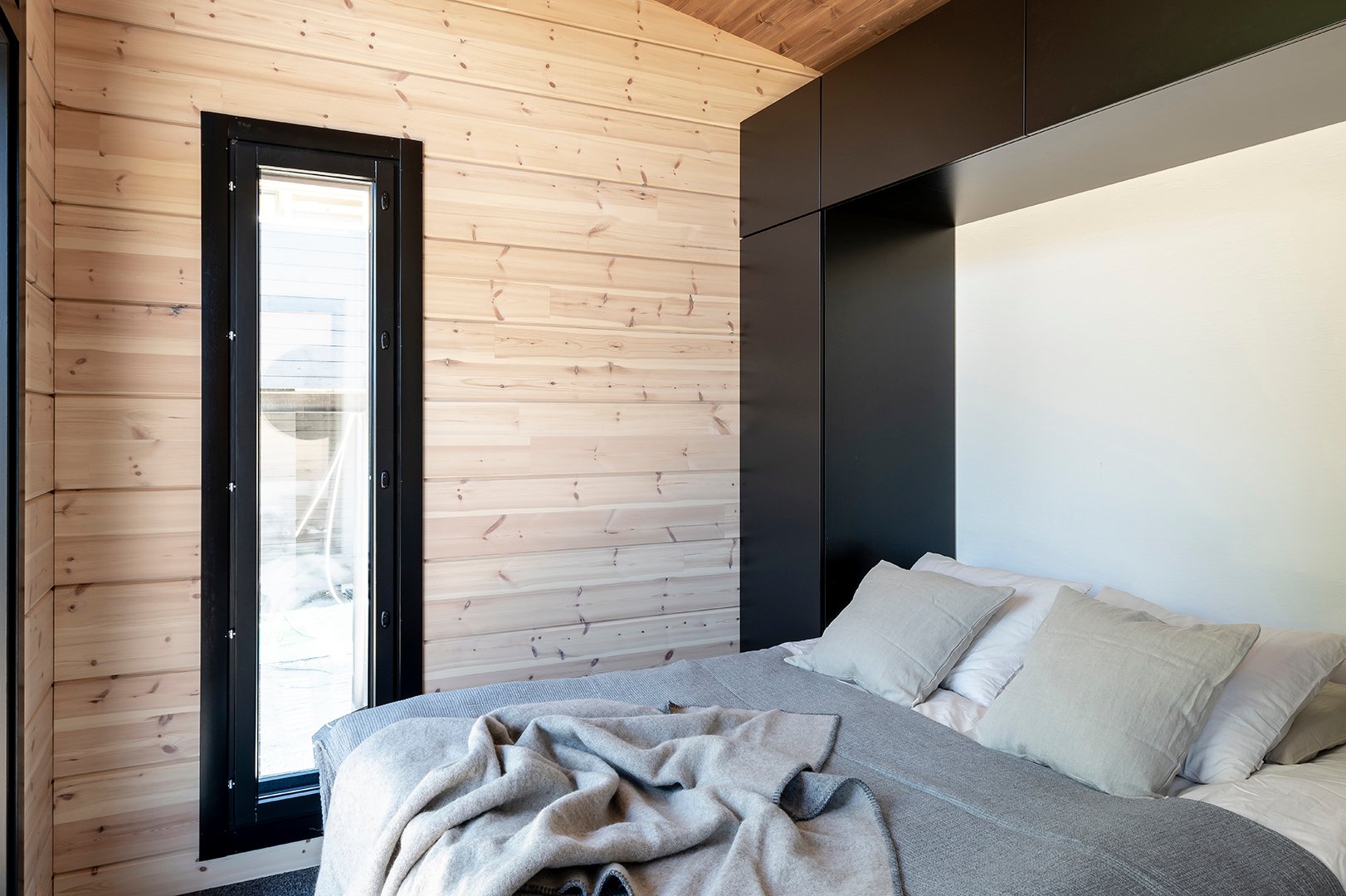 Kontio_Sky_House_Villa_Nade_Naantali_makuuhuone