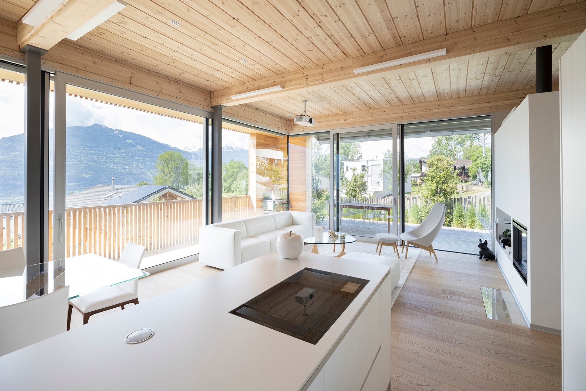 Modern_log_home_Swiss_alps4