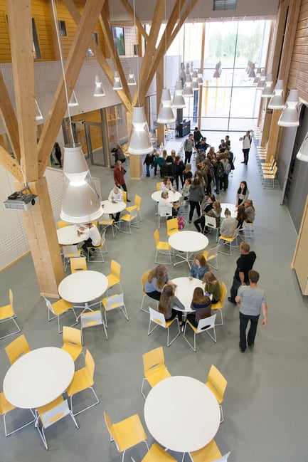 2_Pudasjarvi_Log_School_Campus_entrance_hall_inside_2