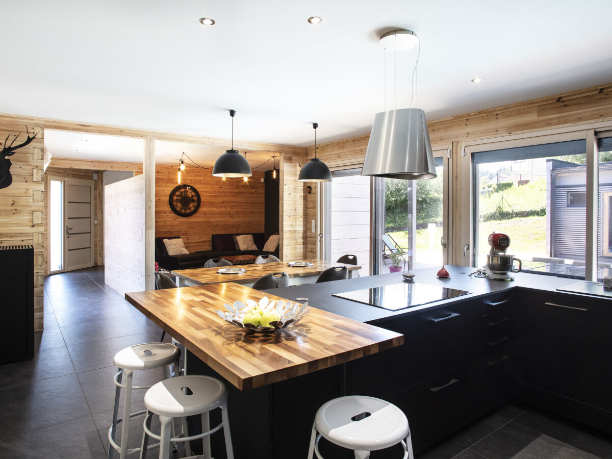 Intérieur fini d'une maison bois