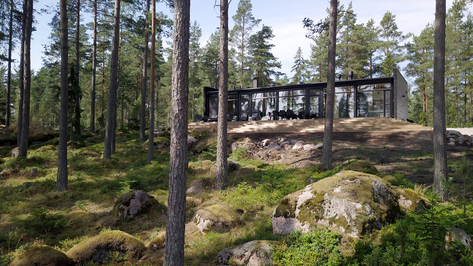 Rentouttavaa mökkeilyä Kirkkonummen maisemissa